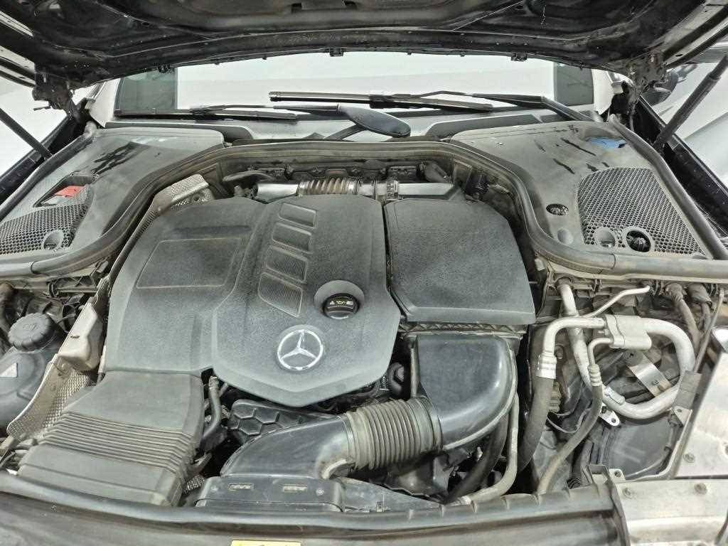 Mercedes Benz E class - Vista 5