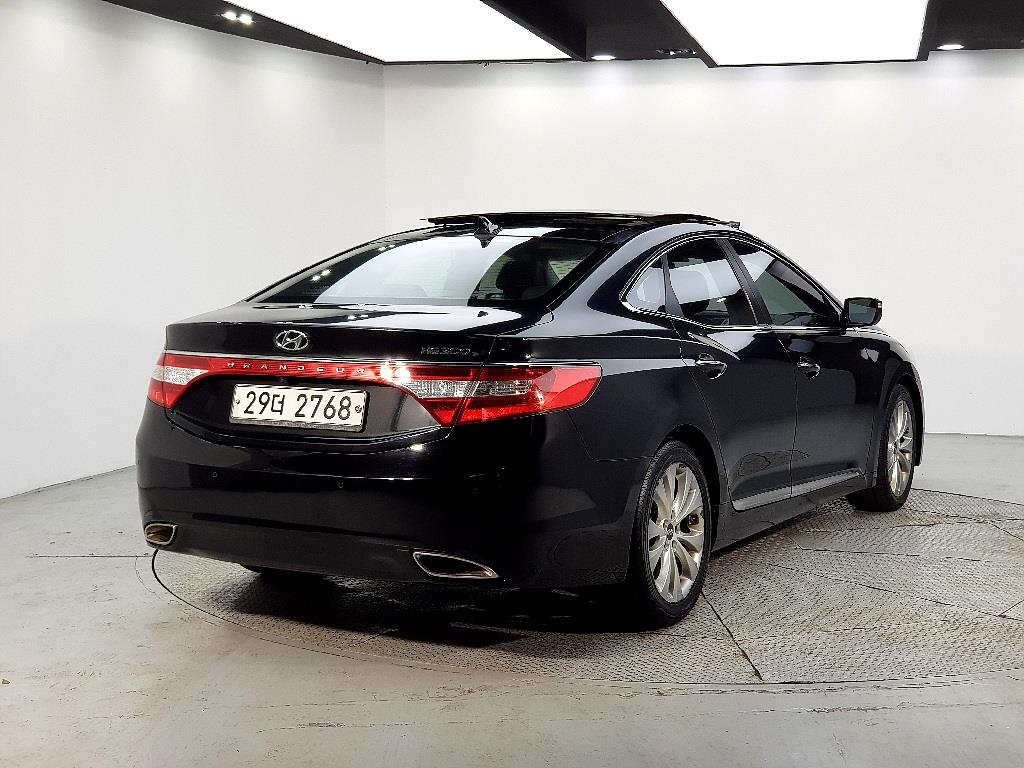 HYUNDAI Grandeur - Vista 4