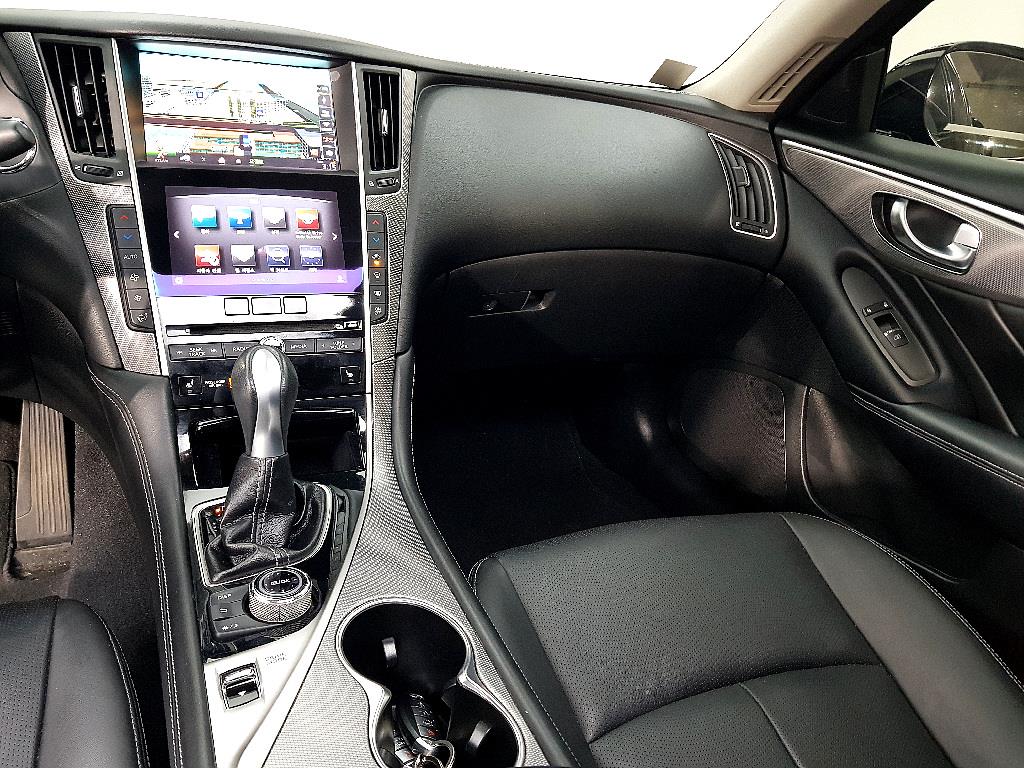 Infiniti Q - Vista 10