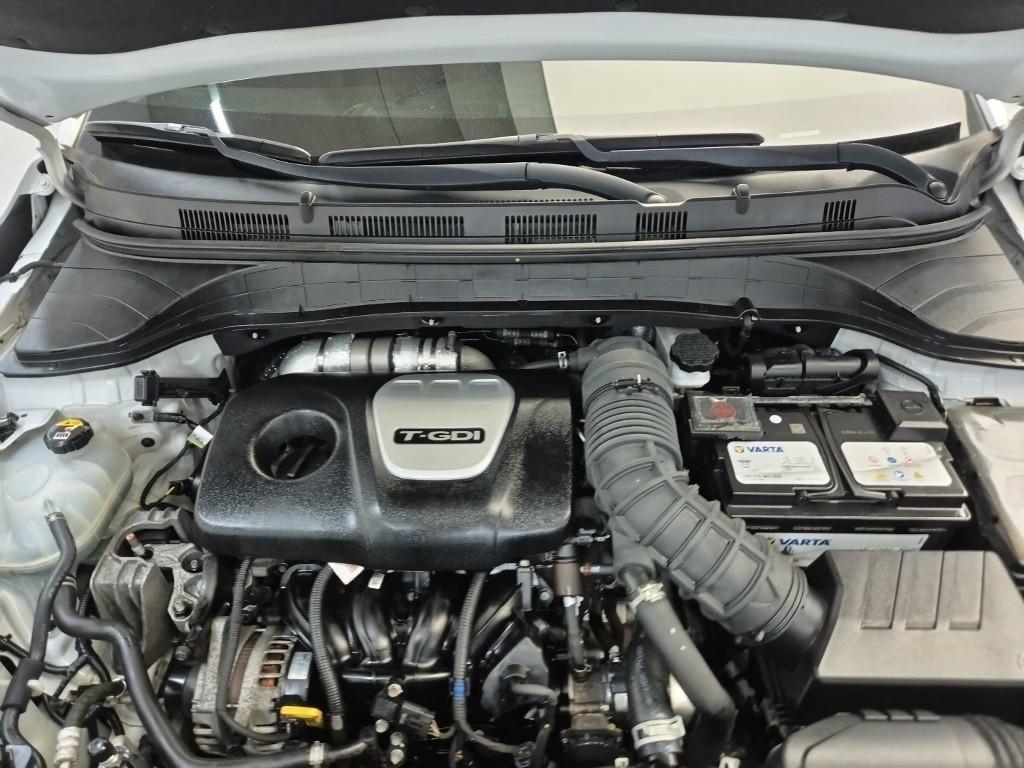 HYUNDAI Kona - Vista 5