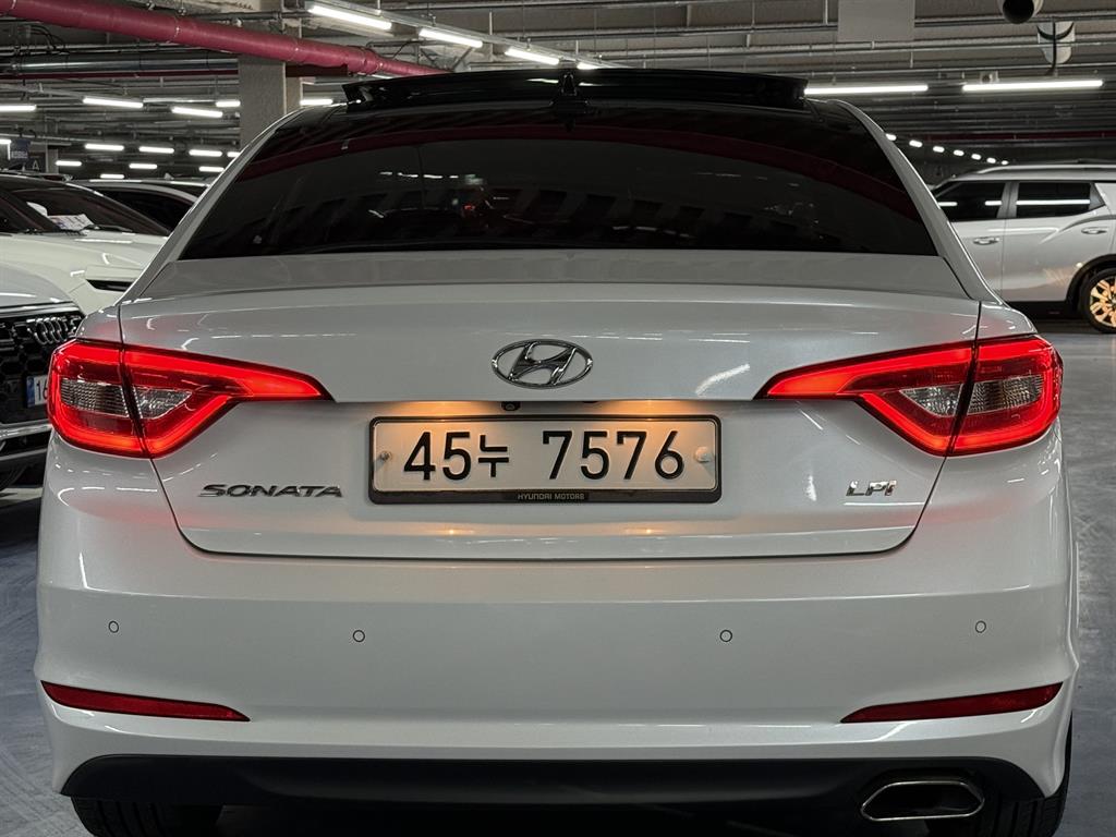 HYUNDAI Sonata - Vista 4