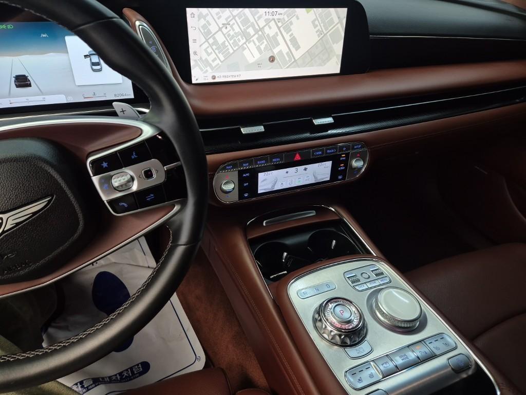 Genesis G90 - Vista 10