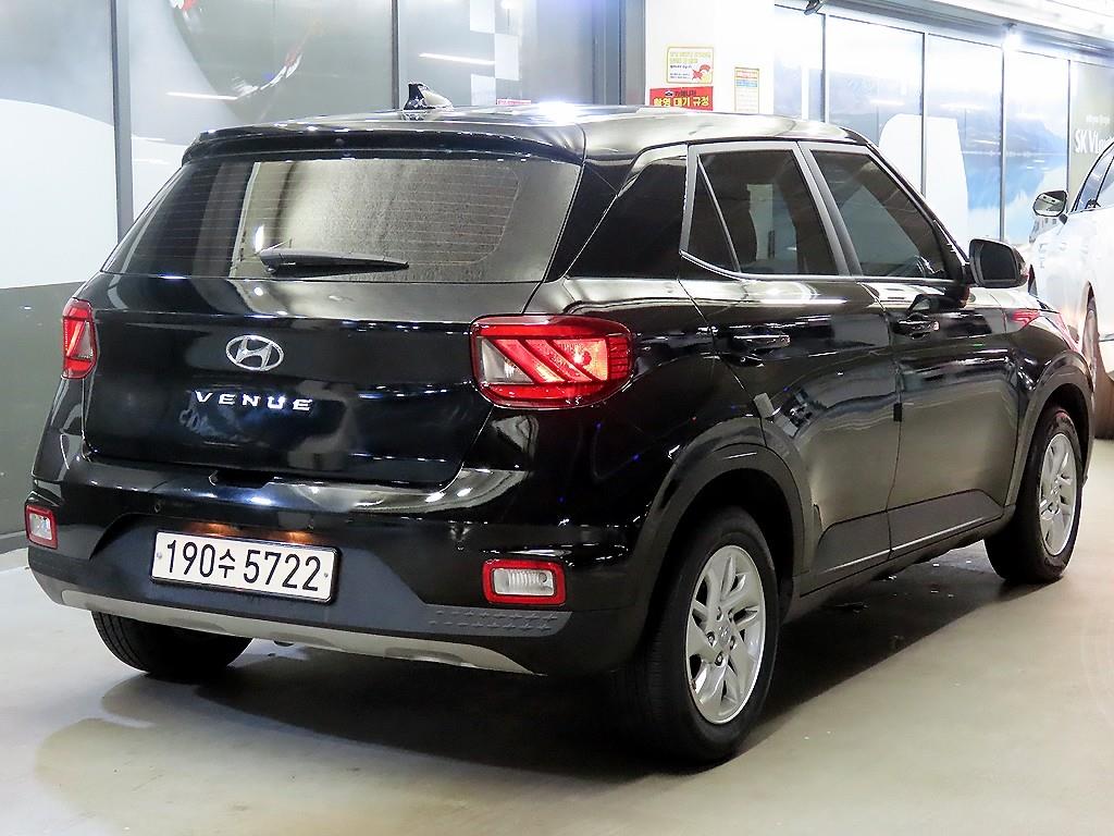 HYUNDAI Venue - Vista 4
