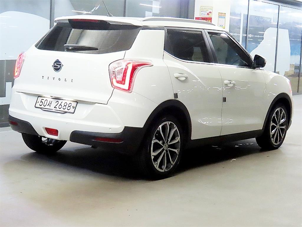 Ssangyong Tivoli - Vista 4