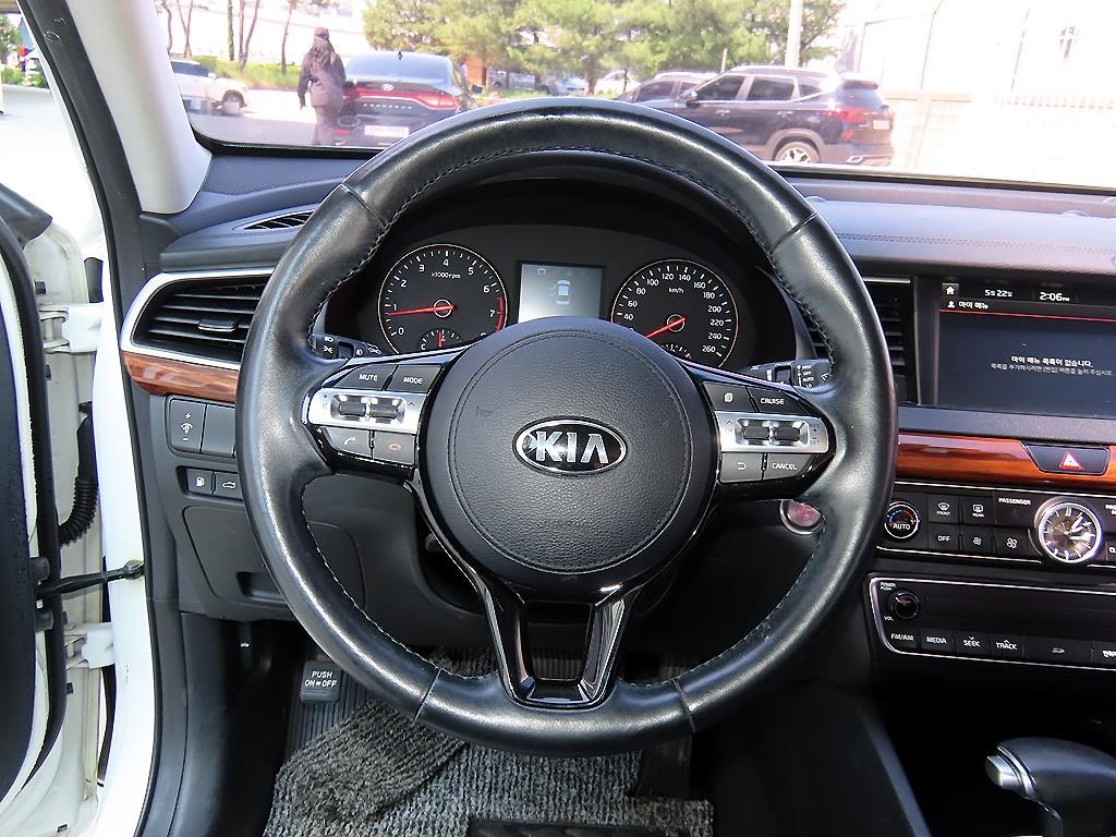 KIA K7 - Vista 8
