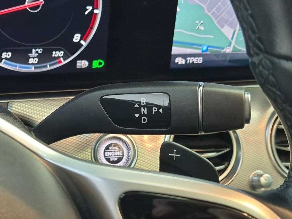 Mercedes Benz E class - Vista 8