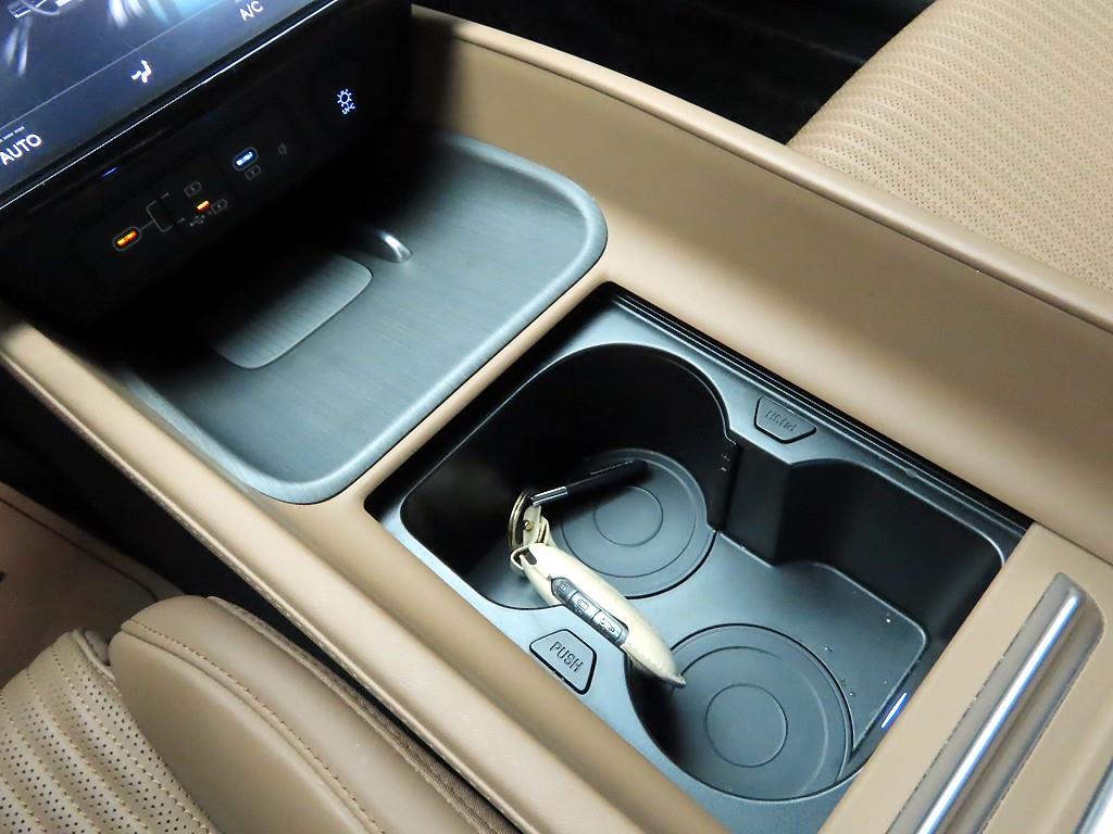 HYUNDAI Grandeur - Vista 11