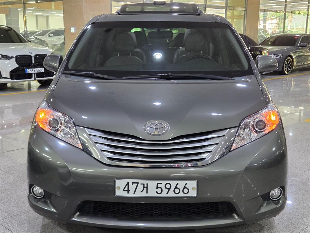 Toyota Siena - Vista 2