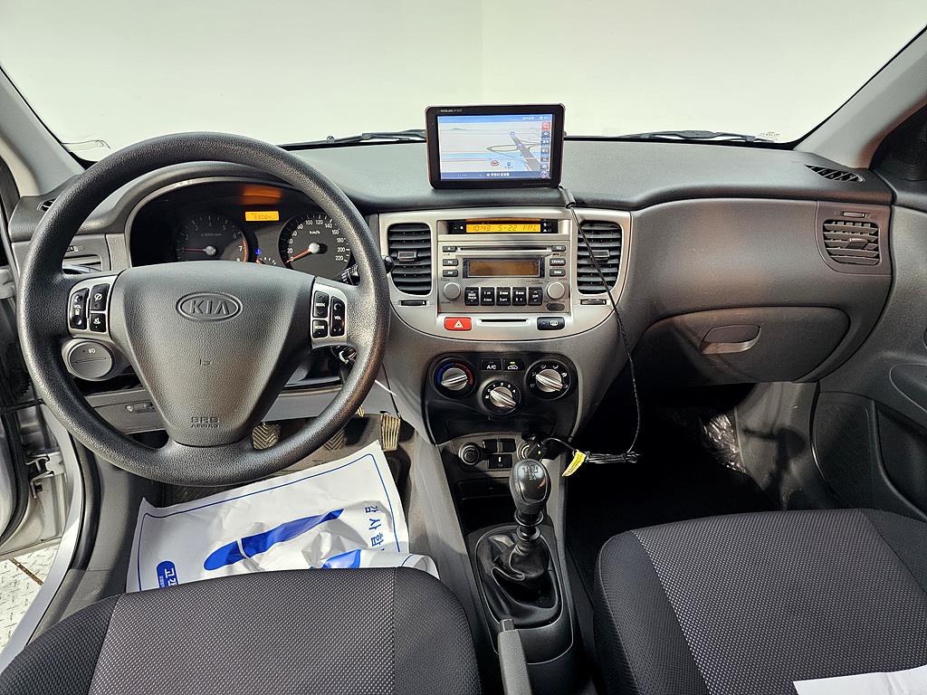 KIA Pride - Vista 5