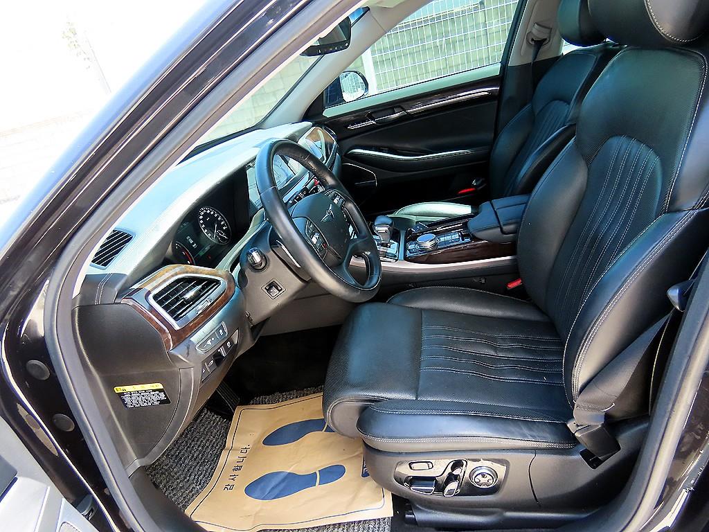 Genesis EQ900 - Vista 5