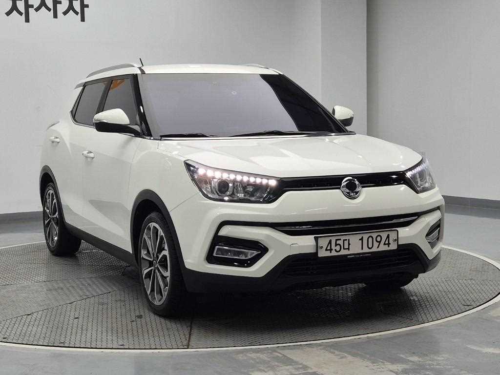 Ssangyong Tivoli - Vista 4