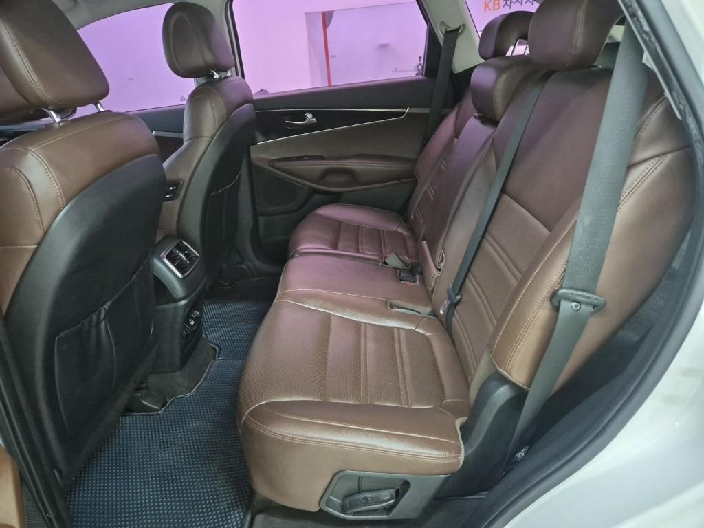 KIA Sorento - Vista 11