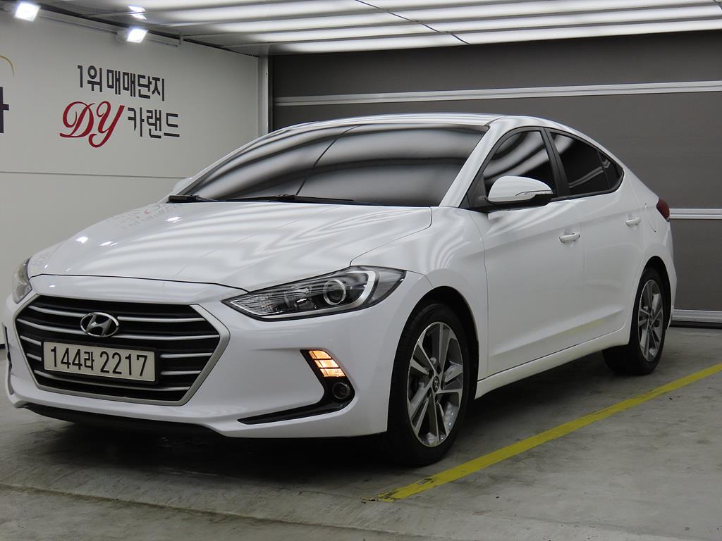 HYUNDAI Avante 2018 Blanco - Importación desde Corea - HF Imports Iquique - Foto 1