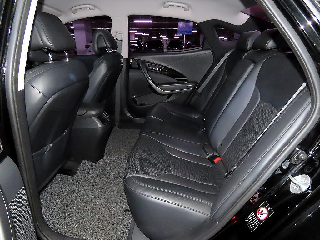 HYUNDAI Grandeur - Vista 7