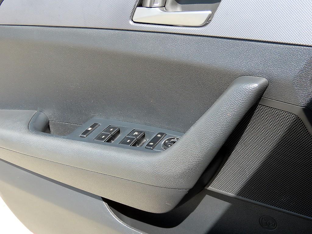 HYUNDAI Sonata - Vista 11