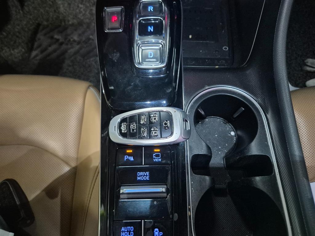 HYUNDAI Sonata - Vista 11