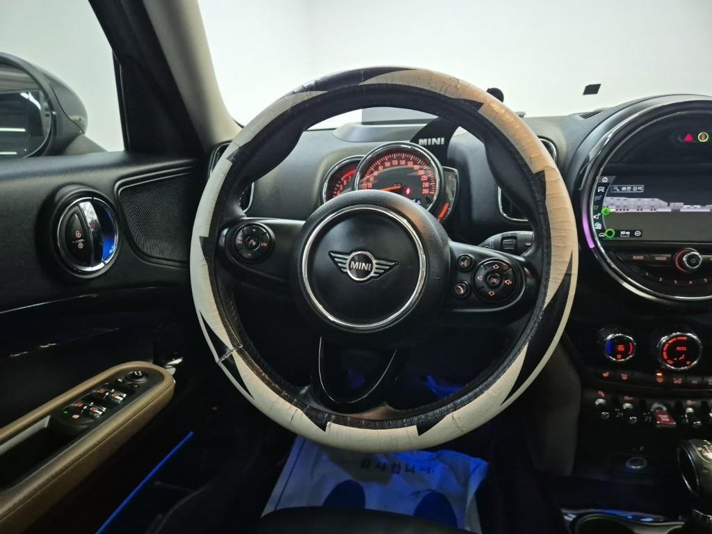 Mini Countryman - Vista 9