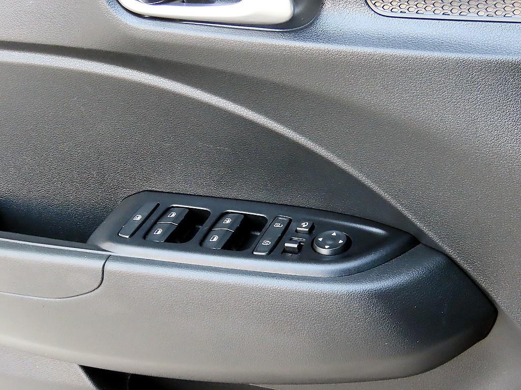 HYUNDAI Venue - Vista 11