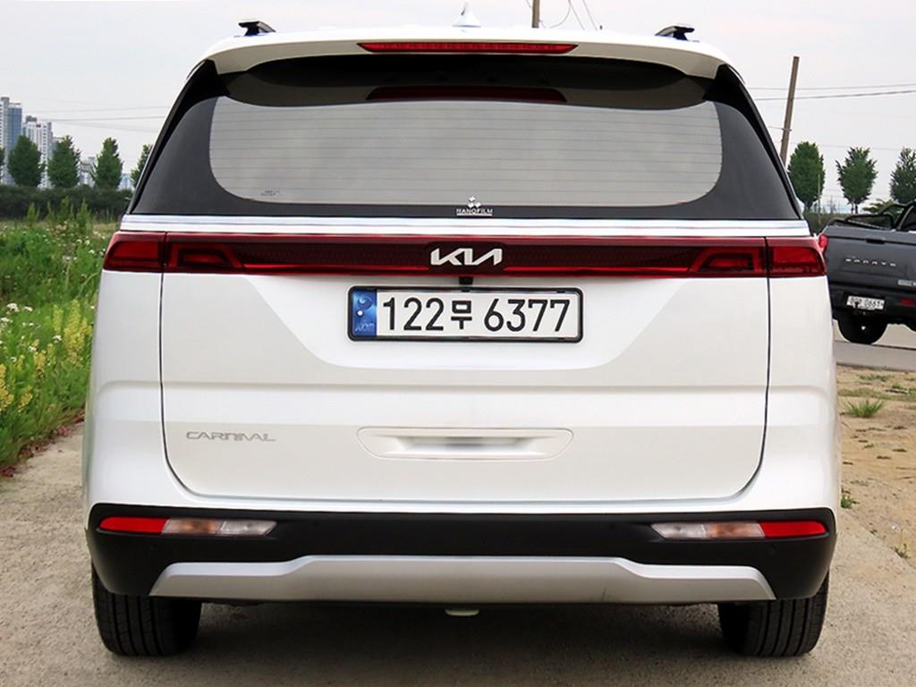 KIA Carnival - Vista 4