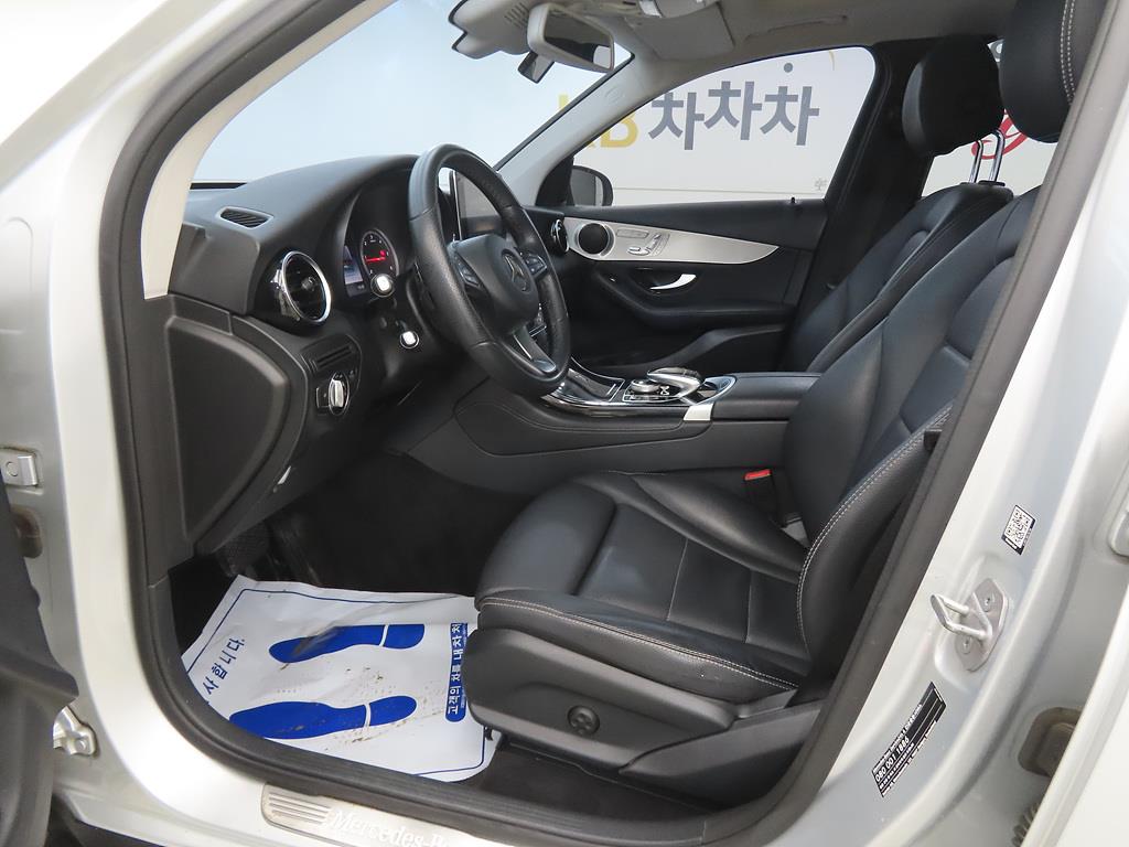 Mercedes Benz GLC Class - Vista 5
