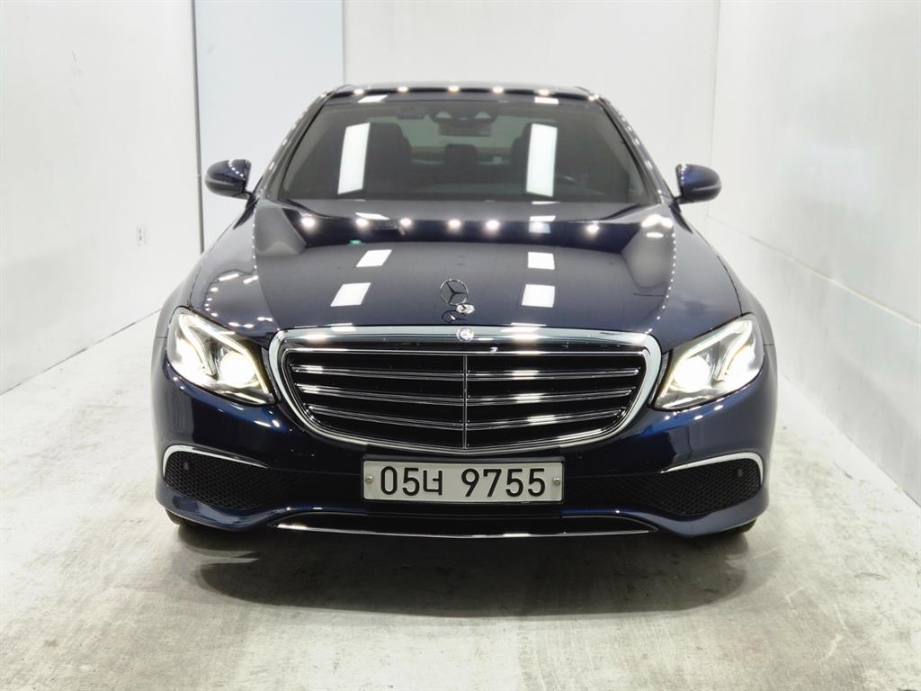 Mercedes Benz E class 2017 Azul - Importación desde Corea - HF Imports Iquique - Foto 1