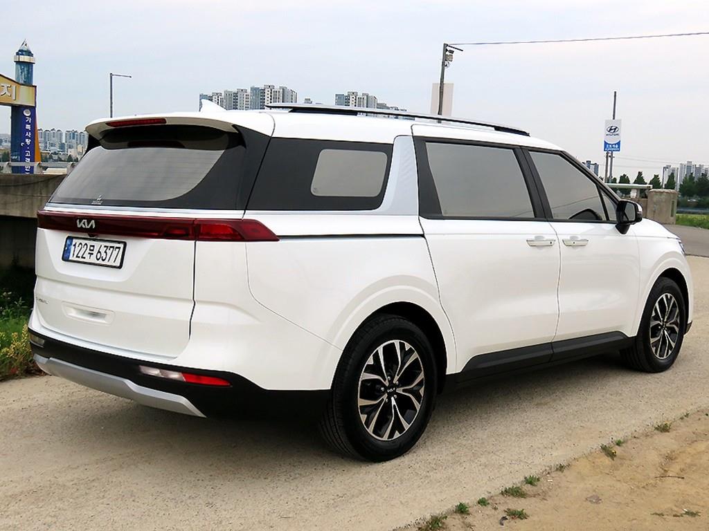 KIA Carnival - Vista 3