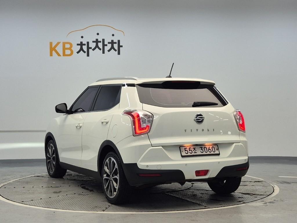Ssangyong Tivoli - Vista 2