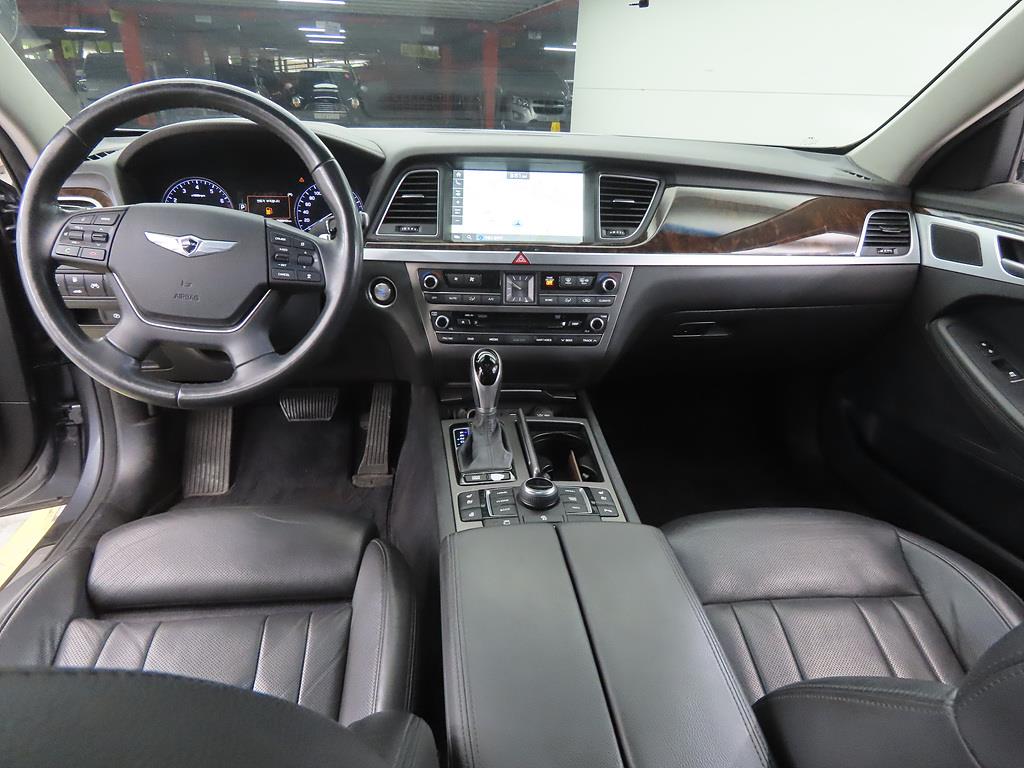 HYUNDAI Genesis - Vista 7
