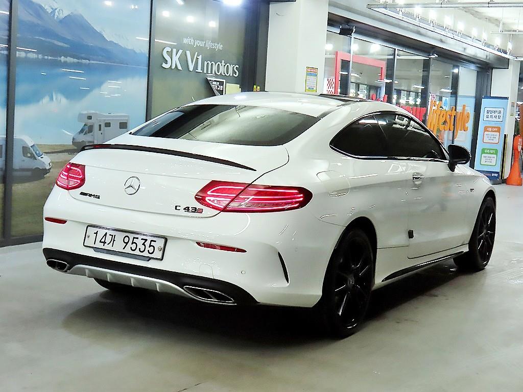 Mercedes Benz C Class - Vista 4