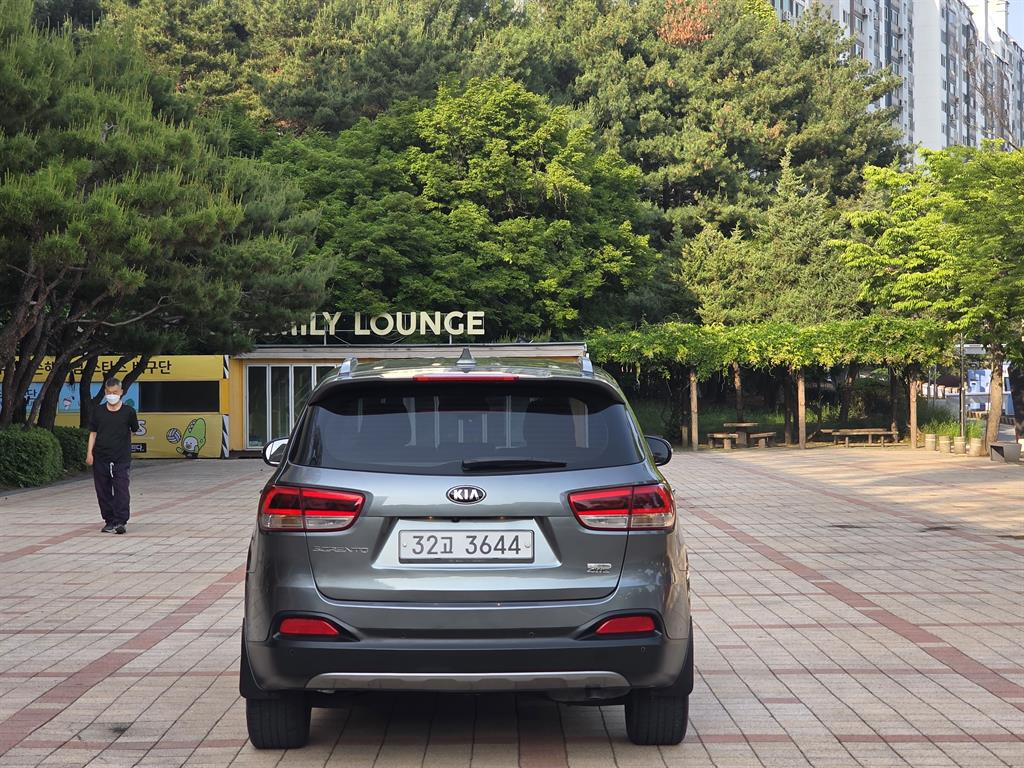 KIA Sorento - Vista 4
