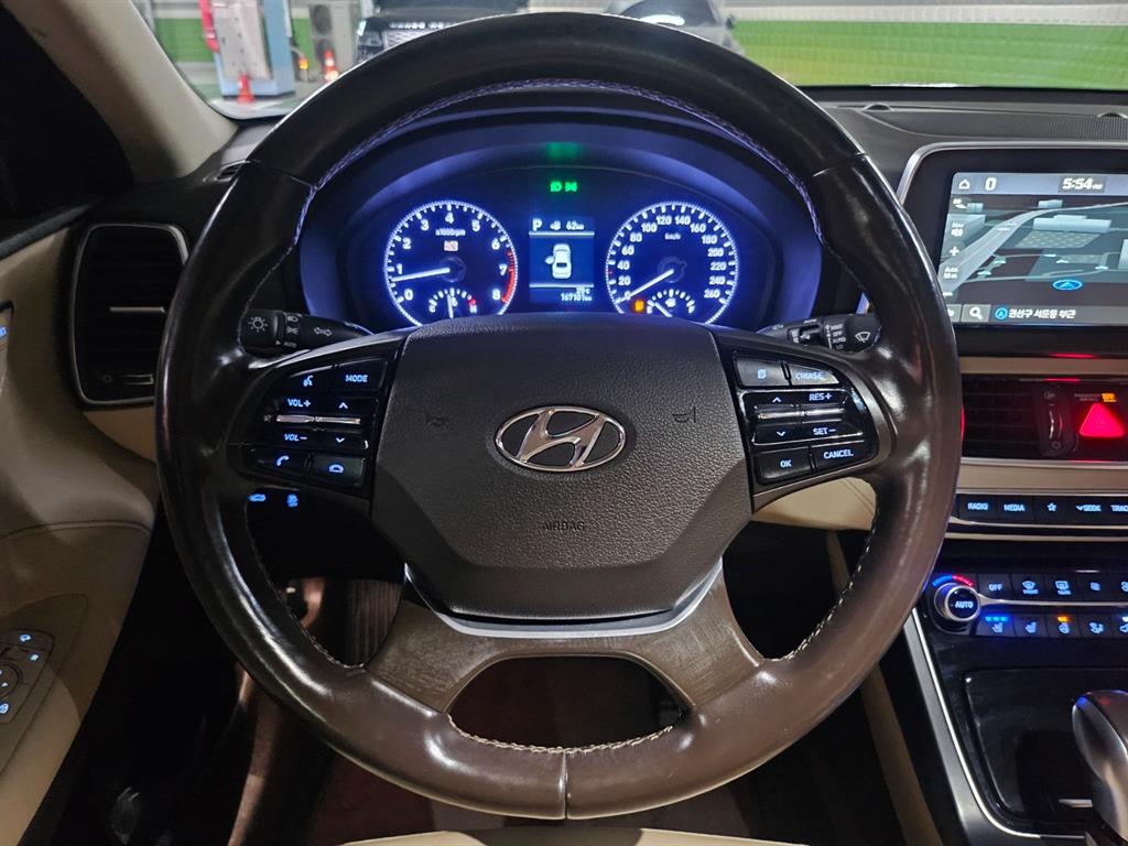 HYUNDAI Grandeur - Vista 10