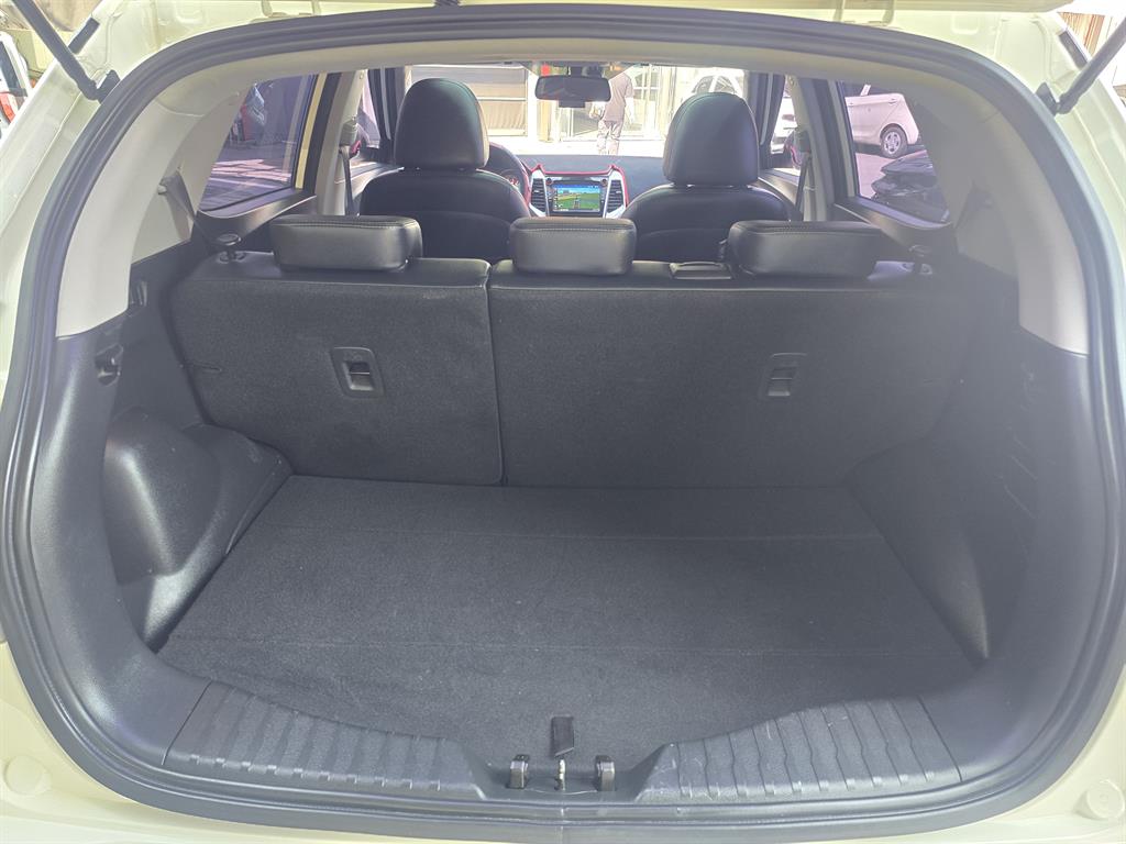 Ssangyong Tivoli 2016 Blanco - Importación desde Corea - HF Imports Iquique - Foto 15