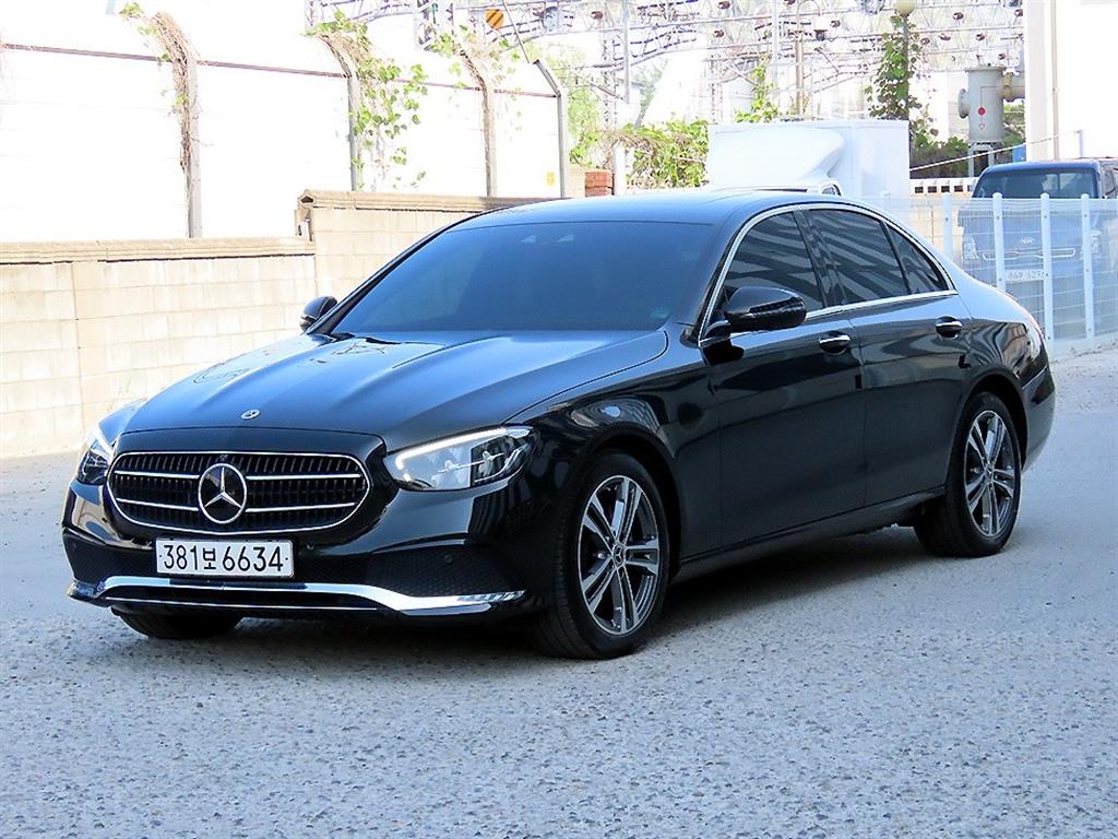 Mercedes Benz E class - Vista 3