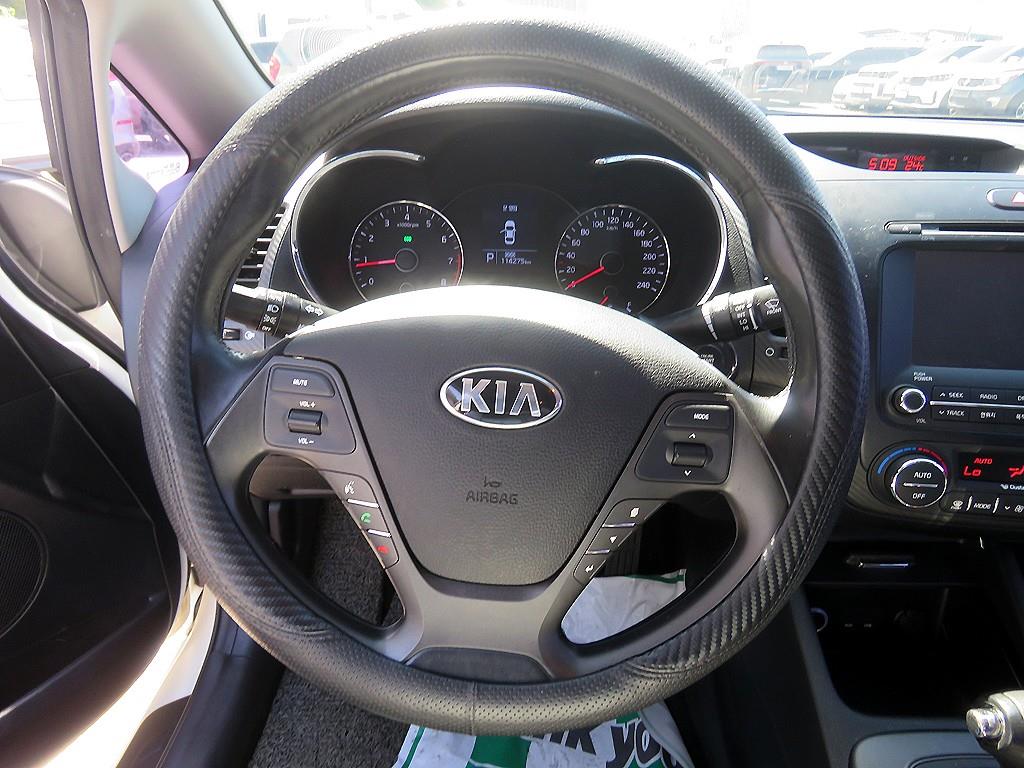 KIA K3 - Vista 8
