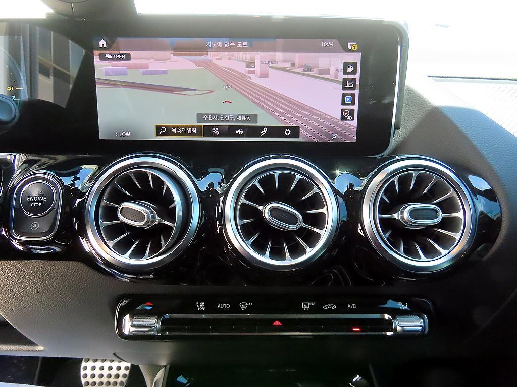 Mercedes Benz GLA Class 2020 Blanco - Importación desde Corea - HF Imports Iquique - Foto 13