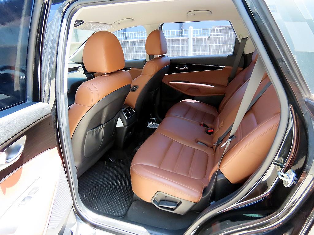 KIA Sorento - Vista 6
