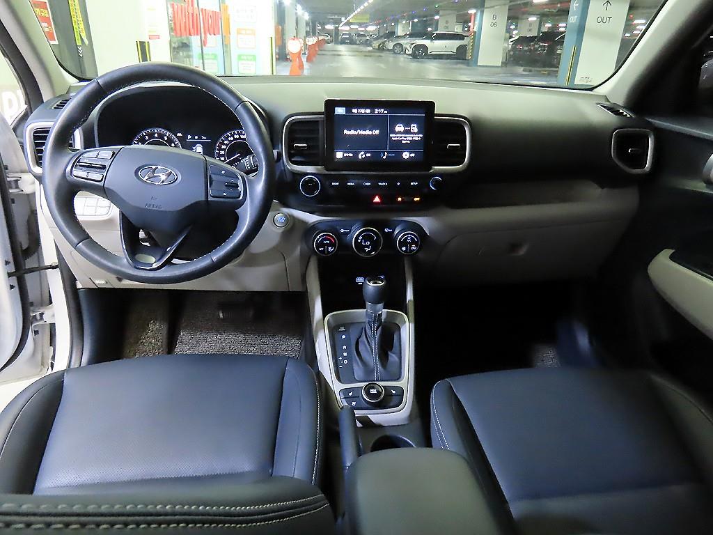 HYUNDAI Venue - Vista 10