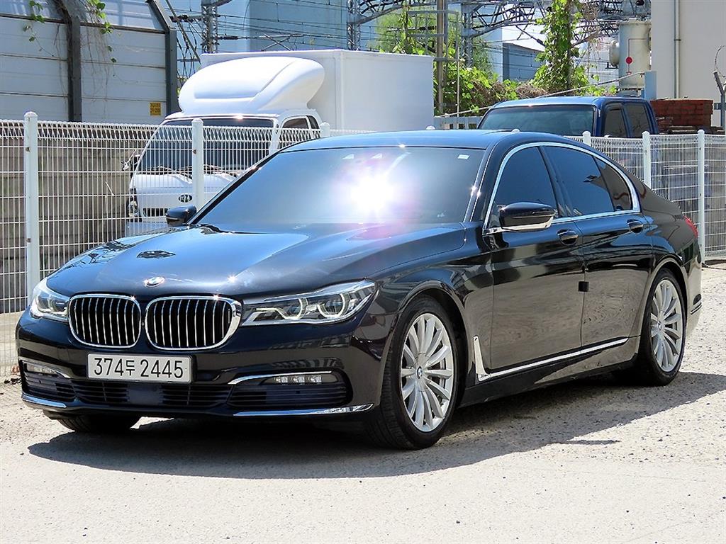 BMW 7 Series - Vista 2