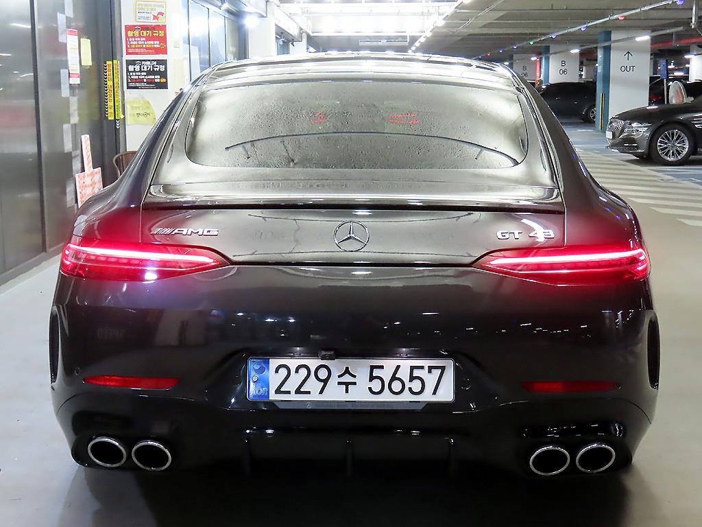 Mercedes Benz AMG GT - Vista 5
