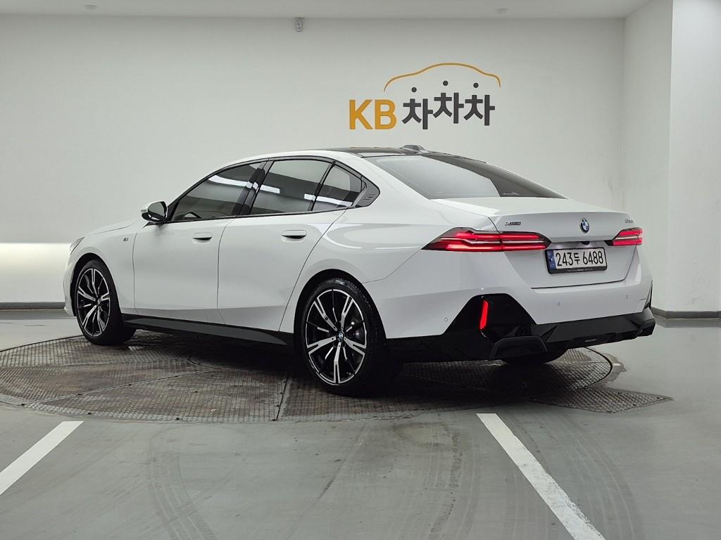 BMW 5 Series - Vista 3
