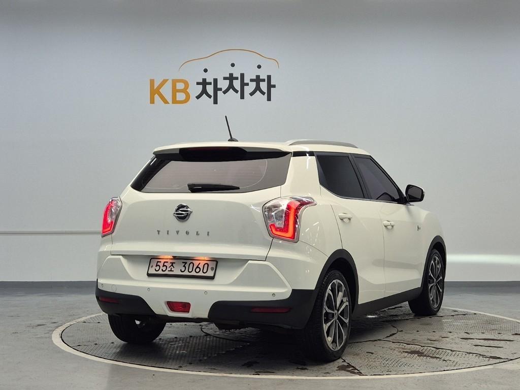 Ssangyong Tivoli - Vista 3