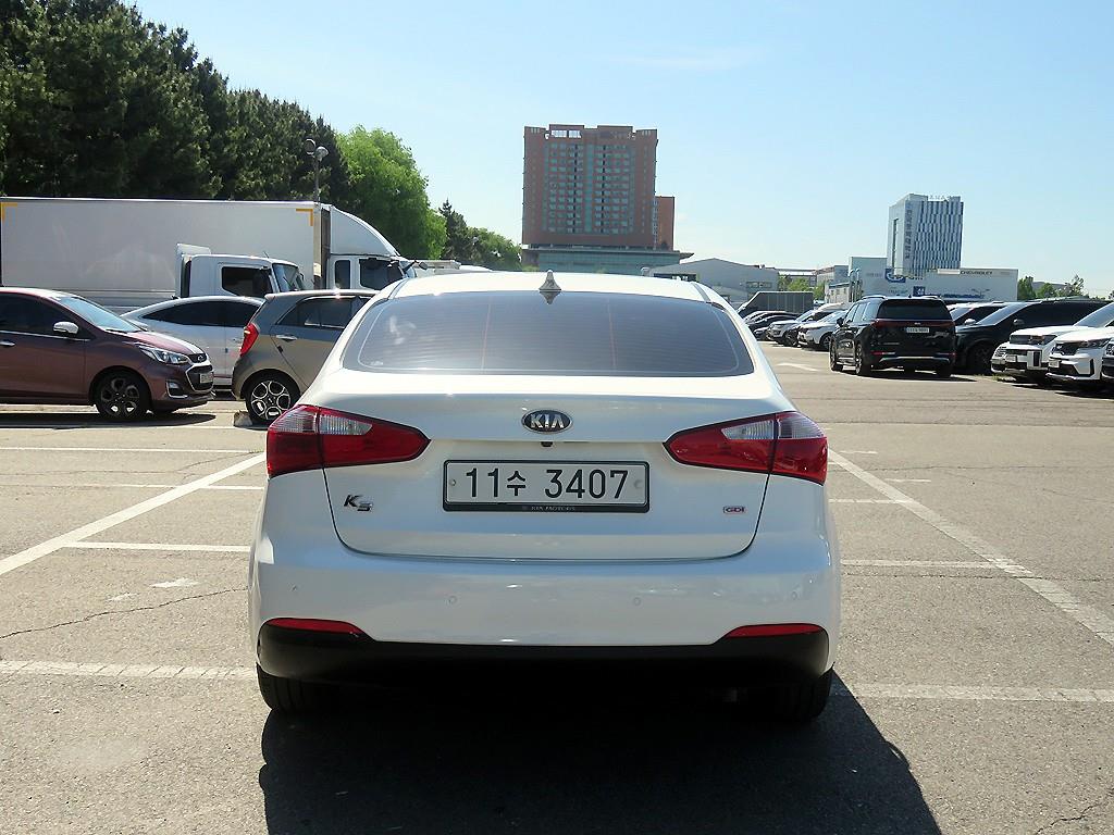 KIA K3 - Vista 3