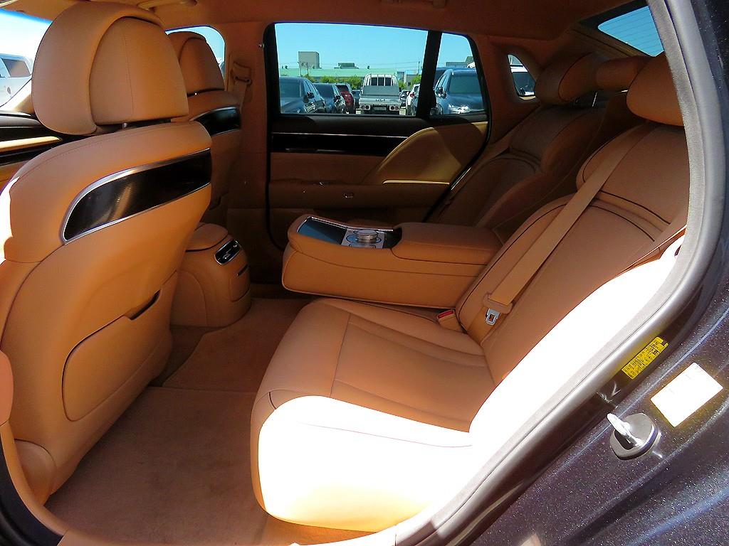 Genesis G90 - Vista 7