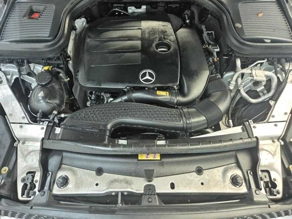 Mercedes Benz GLC Class - Vista 5
