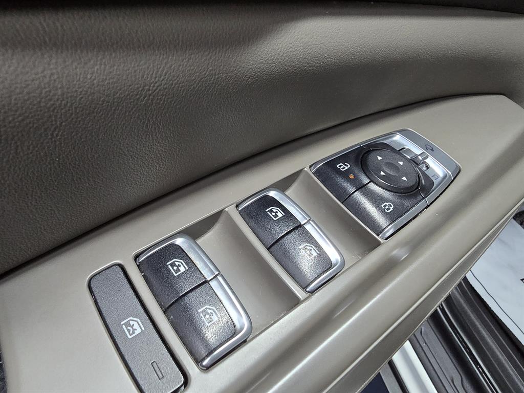 KIA Carnival - Vista 11