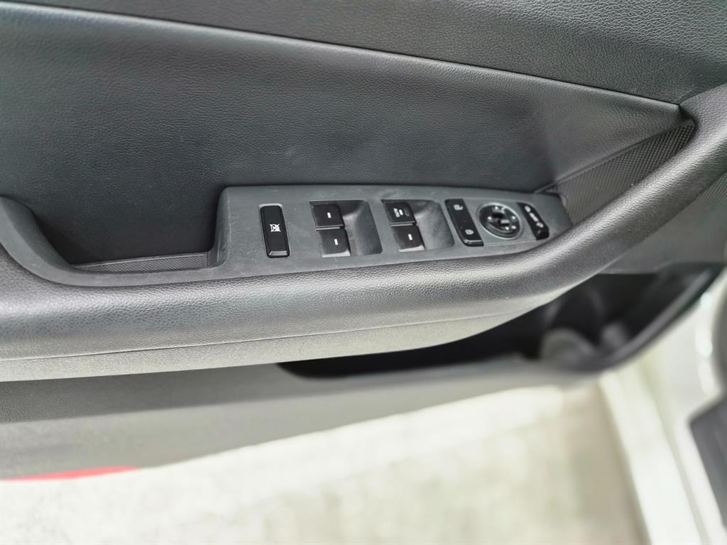 HYUNDAI Sonata - Vista 12