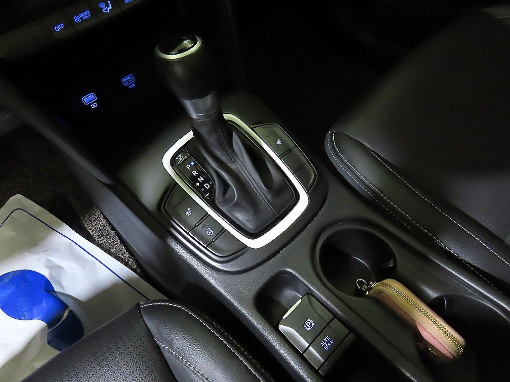 HYUNDAI Kona - Vista 12