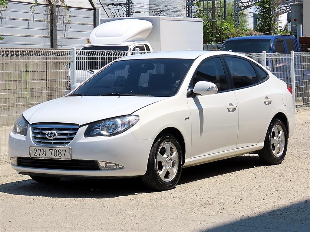 HYUNDAI Avante - Vista 2