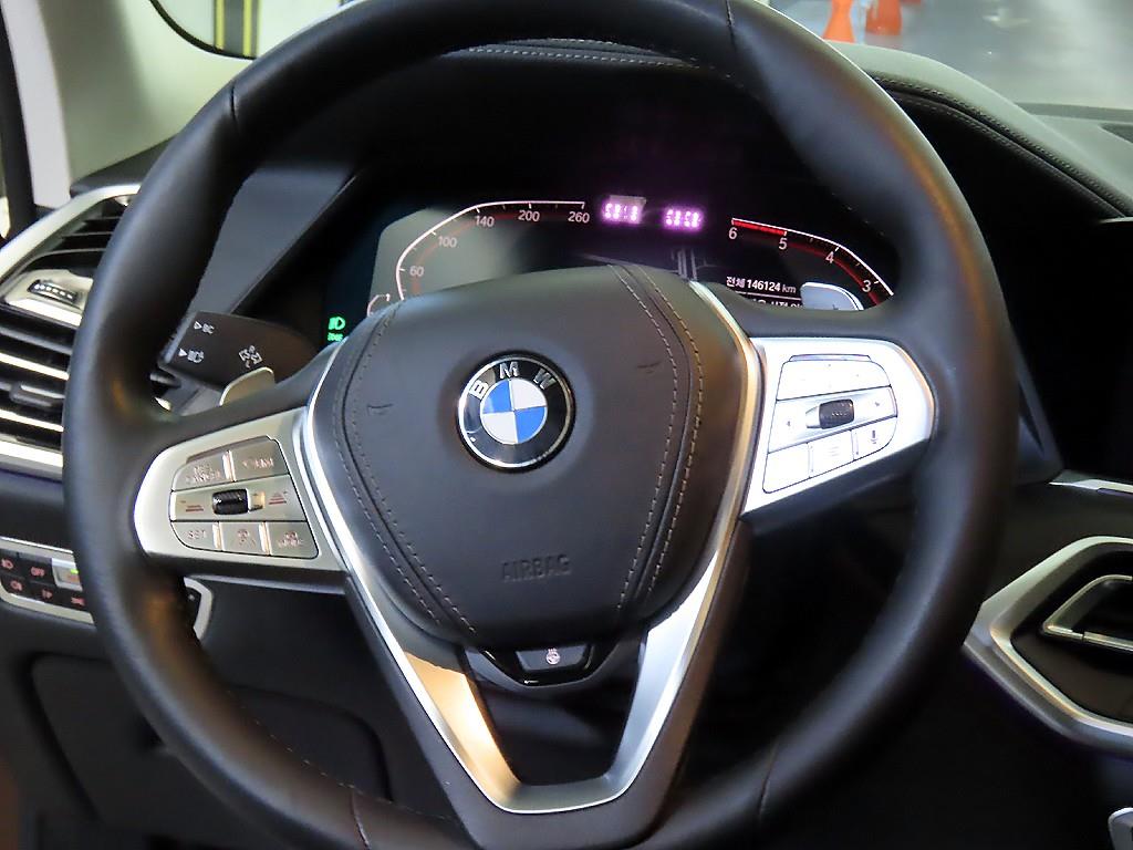 BMW X7 - Vista 8