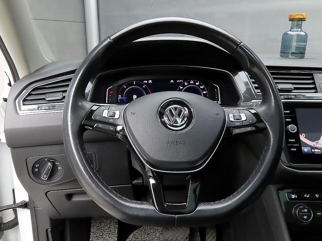Volkswagen Tiguan - Vista 9